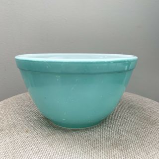 A Vintage Pyrex Small 3 - 1/4 Tall Turquoise Blue Mixing Bowl 1 - 1/2 Pt 401