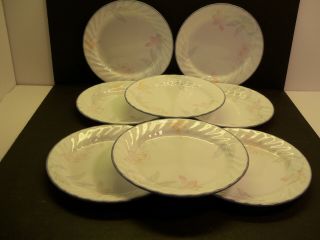 Set Of 8 Corelle " Pink Trio " 7 - 1/4 Inch Dessert/ Bread/ Salad Plates