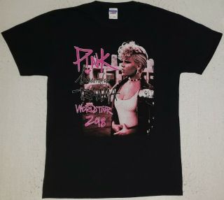 Pink Trauma World Tour 2018 Size Medium Black T - Shirt