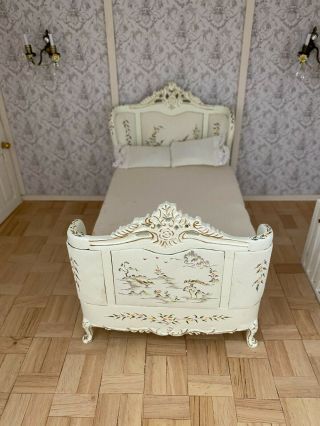 Dolls House Miniature 1/12th Scale Jiayi Double Bed
