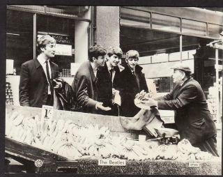 Large Official Photo Beatles John Paul George Ringo 1964 Buying Bananas