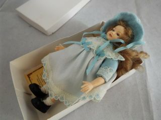 Heidi Ott Dolls House Miniature 1:12 - Girl (e)