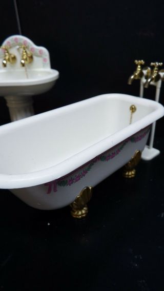 dolls house furniture Bodo Hennig bath/sink/toilet/taps 1.  12th SA1 3