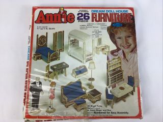 ❤❤ Orphan Annie 1981 Arrow Kit Wood Dream Doll House 26 Piece Furniture