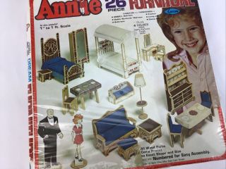 ❤❤ Orphan Annie 1981 Arrow Kit Wood Dream Doll House 26 piece Furniture 2