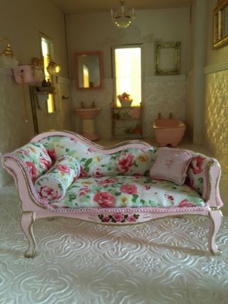 Dollhouse Miniature Victorian Pink Chaise Lounge Sofa