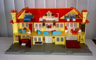 Vintage 1988 Matchbox Oh Jenny Dream World Family Play House With Family/access