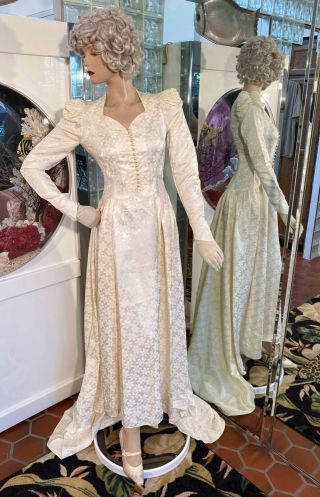 Vtg Victorian Style Wedding Gown Xs Embossed Floral Satin Ivory 15 Pearl Buttons