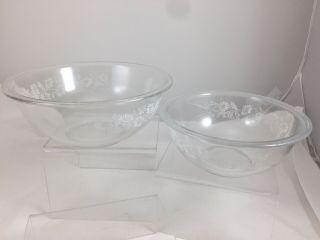 Vtg Pyrex Set Of 2 Colonial Mist White Lace Clear Mixing Bowls Nesting 323 & 325