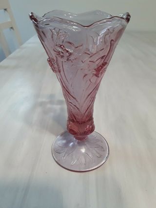 Fenton Daffodil Vase Pink/ Purple,  8” Tall Perfect Size.  Very Pretty.