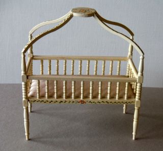 Vintage Wood Dollhouse Fancy Bed For Child Baby Crib With Painted Vines P836