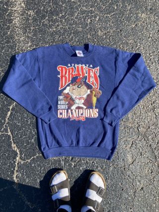 Vintage 1995 Atlanta Braves World Series Champions Looney Tunes Taz Sweater Med