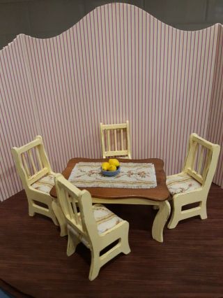Dollhouse Miniature 1:12 Wood & Yellow Table And Chairs With Matching Table.