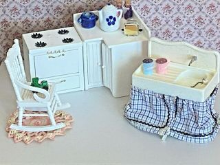 Wooden Kitchen Dollhouse Miniature 1:12 Stove Corner Cupboard Sink Skirt Rocker
