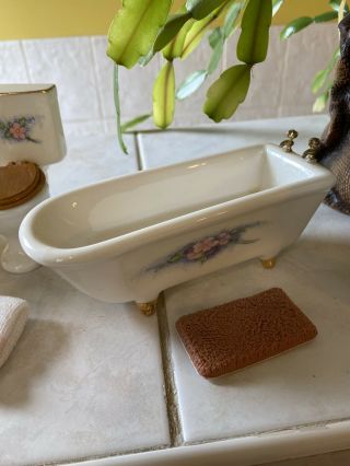 Dolls House Bathroom Set sink Bath,  ToIlet,  Plus Bodo Hennig Accessories 1.  12 3