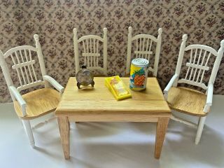 1:6 Dollhouse Kitchen Furniture Table 4 Chairs Cookies And Juice