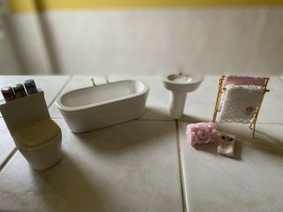 Dolls House Modern Bathroom Set sink Bath ToIlet Towel Rail Accessories 1.  12 2