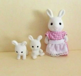 Calico Critters White Mama Bunny Rabbit And 2 Babies