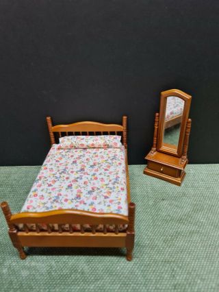 Dolls House Furniture Walnut Double Bed/cheval Mirror 1.  12th