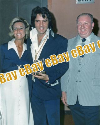 Rare 8x10 Photo Of Elvis Presley In His Las Vegas Suite September 1973