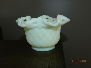 Vtg Fenton Lime Green Custard Satin Glass Lattice Basket Weave Bowl Vase - Euc