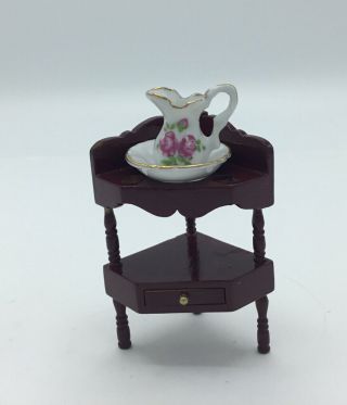 Dolls House Corner Wash Stand With Jug And Bowl