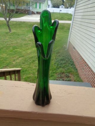Mid Century Vintage Emerald Green Glass Flower Bud Vase Ground Base