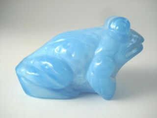 Boyd Glass Jeremy Frog Figurine Light Blue and White Swirl 3
