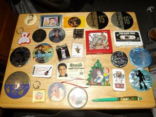ELVIS PRESLEY - 27 ASSORTED ELVIS ITEMS - BUTTONS,  ORNAMENTS,  & OTHER ITEMS 2