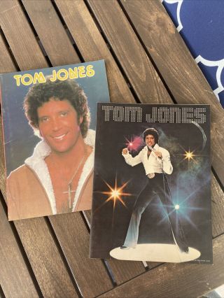 Tom Jones Tour Books Crispy Corners See Pictures