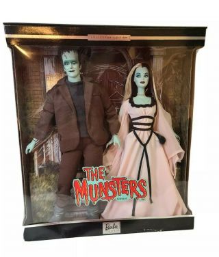 2001 Mattel The Munsters ' Giftset - Herman and Lily Barbie - 50544 - NRFB 2