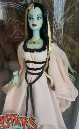 Mattel 2001 The Munsters Giftset Herman and Lily Barbie 50544 NRFB 2