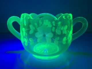 Vintage Uranium Green Depression Vaseline Glass Sugar Bowl Etched Flowers