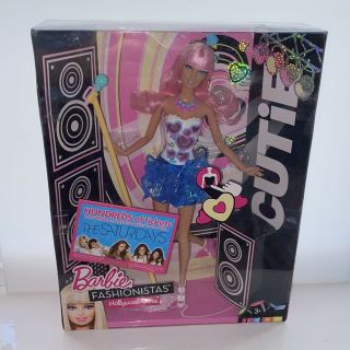 Barbie Fashionistas In The Spotlight Cutie Doll In Boxed Bundle