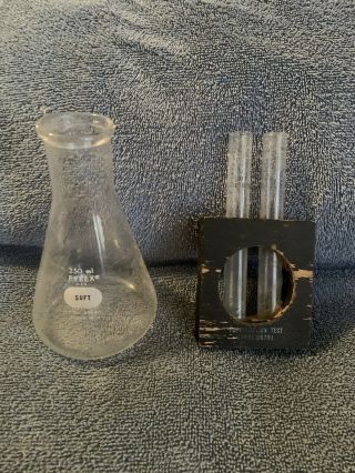 Vintage Pyrex Lab Glass Beaker Flask 4984 250 Ml Graduated & 2 Test Tubes Stand