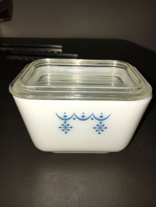 Vintage Htf Pyrex Snowflake Blue Garland 501b 1 1/2 Cup Refrigerator Dish W Lid