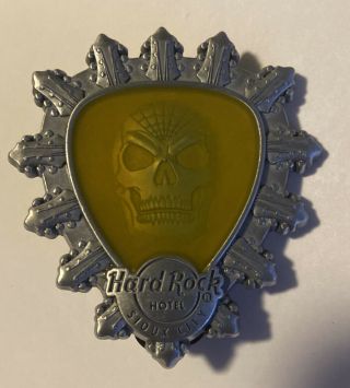 Hard Rock Hotel Sioux City Translucent Skull Pin Le