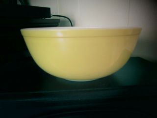 Vintage Pyrex Yellow 404 4 Quart Large Serving /mixing Bowl
