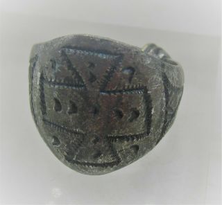 DETECTOR FINDS ANCIENT BYZANTINE SILVERED RING WITH CROSS ON BEZEL 3