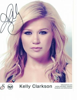 Kelly Clarkson 8x10 Autographed Photo
