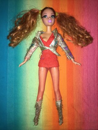 Mattel My Scene - - - Kenzie Masquerade Madness Disco Derby - - - Doll & Outfit (23)