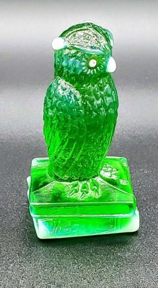 Westmoreland Glass Owl On Books 3 - 1/2 " Tall Green Apple Paperweight Figurine