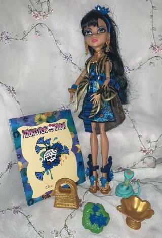 Monster High Doll Cleo De Nile Withaccessories Clothes ￼2008