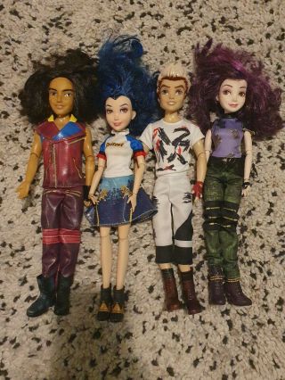 Descendants Dolls Set - Isle Of The - Mal,  Evie,  Carlos And Jay