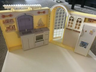 Barbie Happy Family Grandmas Kitchen Set (b9880)