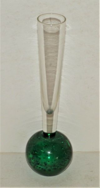 Vintage Retro Emerald Green / Clear Art Glass Controlled Bubble Bud Vase 6.  25 "