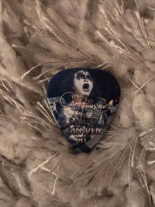 Kiss The Tour Us Live Icon Guitar Pick Gene Simmons 9/19/12 Jersey Rare Bass