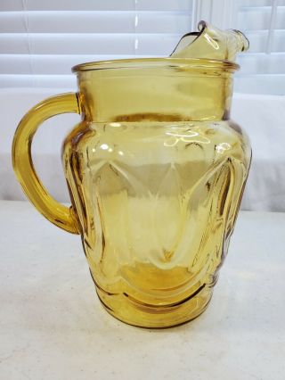 Vtg Mcm Yellow Gold Anchor Hocking " Colonial Tulip " Glass Pitcher W/ Ice Lip