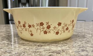Vintage Pyrex 475 - B Trailing Flowers Casserole Dish 2.  5l