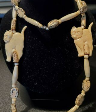 Vtg Antique Carved Ivory Colored Bovine Bone Bead Cat Necklace 30,  Inches